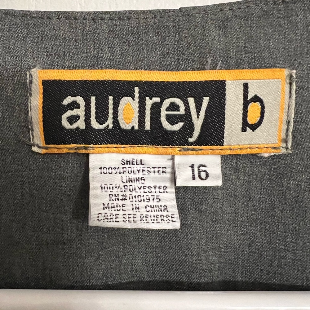 Audrey Gray Blazer Tailored Collarless Design View 2